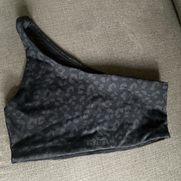 Ryderwear one shoulder work out top. Black leopard. Size M - Picture 2 of 3